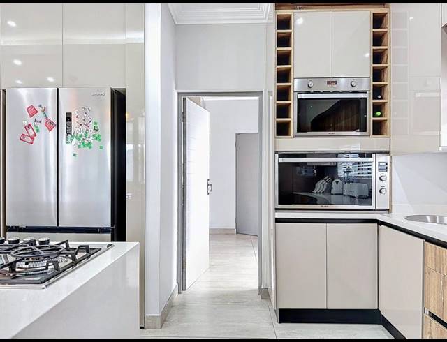 4 BEDROOM HOUSE FOR SALE IN SIX FOUNTAINS RESIDENTIAL ESTATE